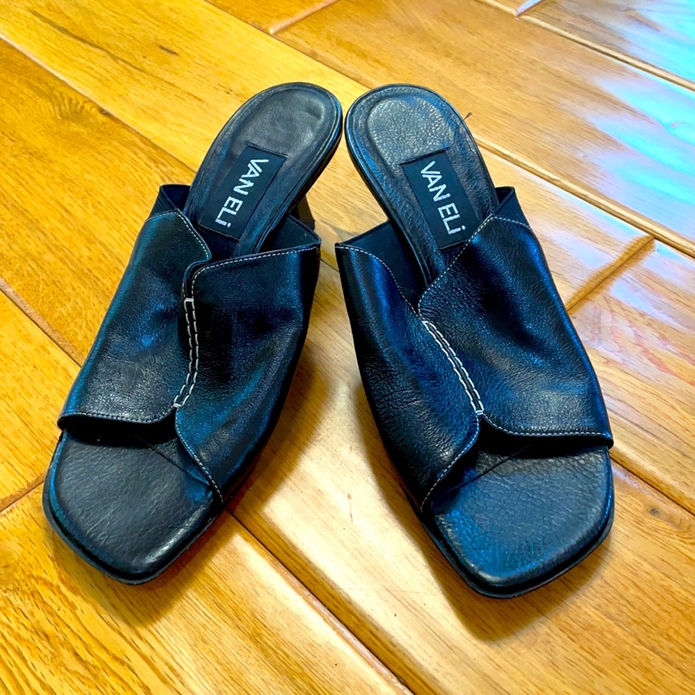 Van Eli Vero Cuoio Black Heels Size 8. Elegant.